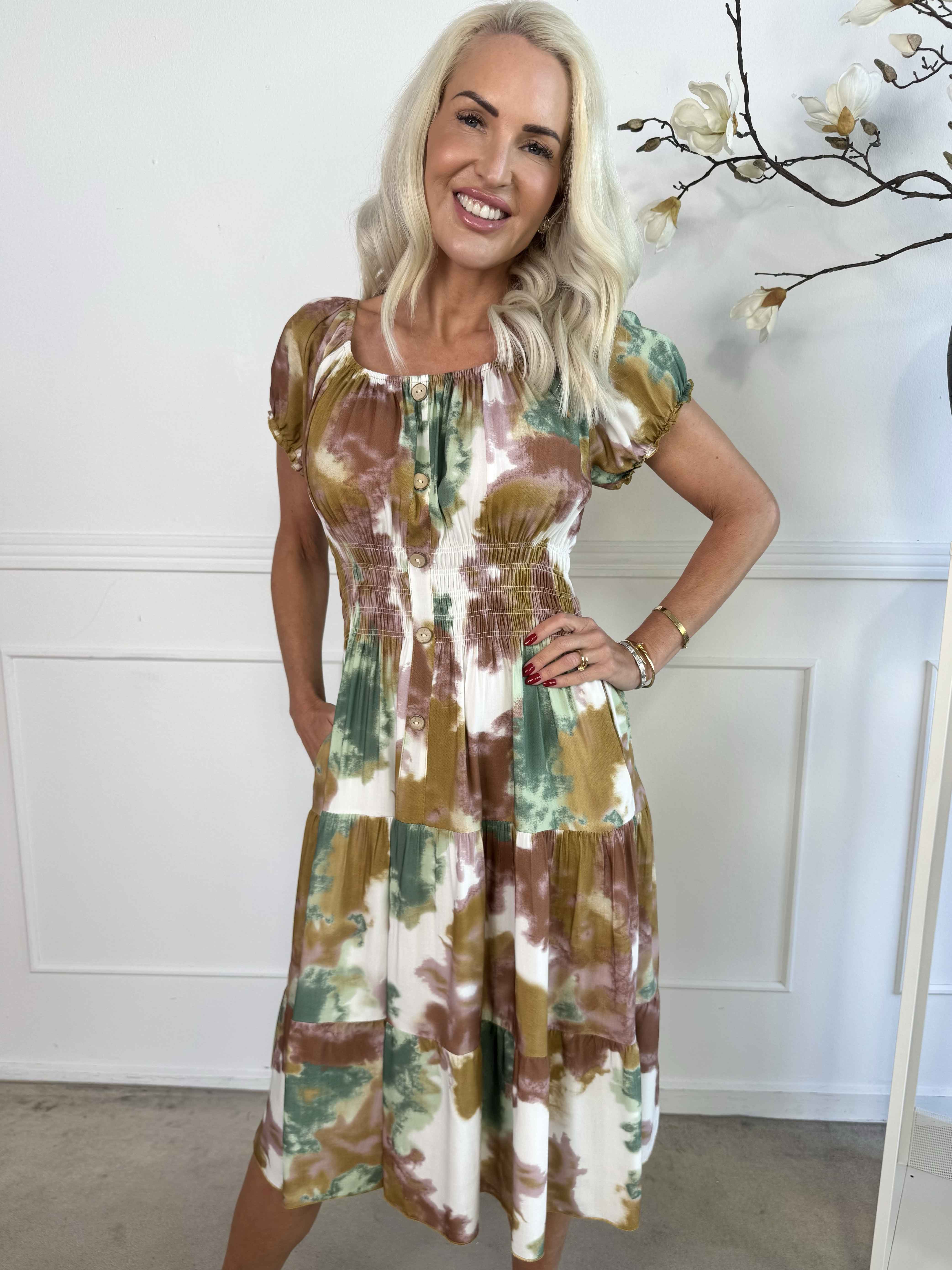 Leah - Mångfärgad viskosklänning med puffärmar och fickor